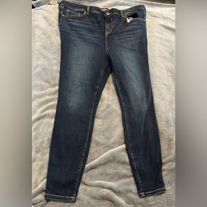 Torrid Midfit Super Skinny Jeans NWT size 18R